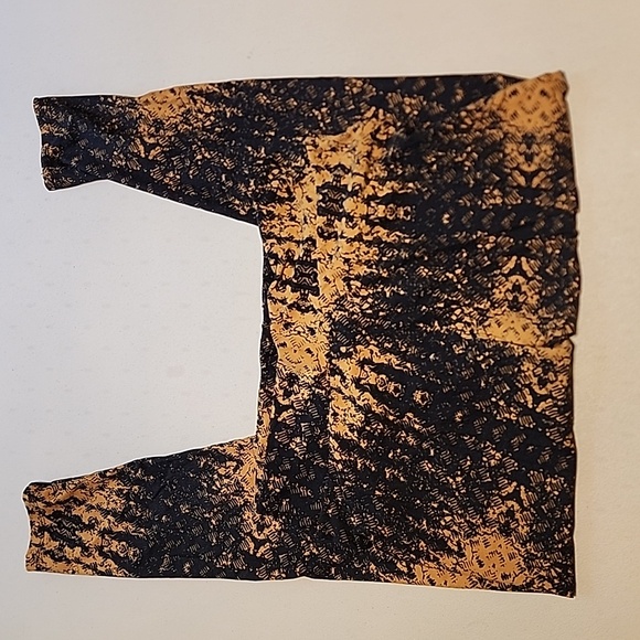 LuLaRoe Leggings Two Pair Tall & Curvy - Picture 3 of 6